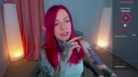 Snapshot of cherry_roxy chatting on 02-22-25, 02:39 Roxy online show from 02-22-25, 02:39