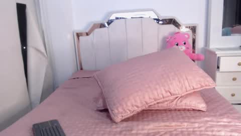 Snapshot of cherry_sussan chatting on 09-25-25, 12:14 Sussan Cherry online show from 09-25-25, 12:14