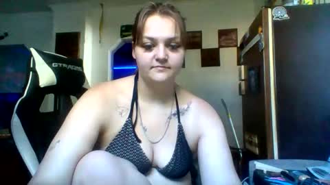 Snapshot of cherrybomb454 chatting on 10-13-25, 06:41 cherrybomb454 online show from 10-13-25, 06:41