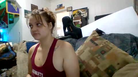 Snapshot of cherrybomb454 chatting on 10-28-25, 03:36 cherrybomb454 online show from 10-28-25, 03:36