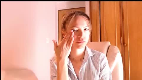 Anna online show from 11-11-25, 12:16