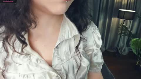 Snapshot of cherrylanding chatting on 04-26-26, 06:16 Isabel online show from 04-26-26, 06:16