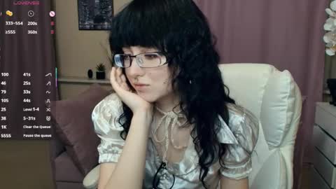 Snapshot of cherrylanding chatting on 05-13-26, 08:06 Isabel online show from 05-13-26, 08:06