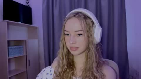 Evie online show from 10-29-25, 11:56