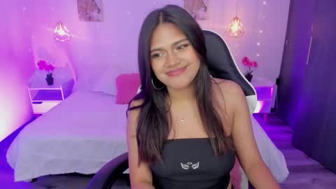 Snapshot of cherryvixen_ chatting on 10-20-25, 06:14 Cherry Vixen online show from 10-20-25, 06:14