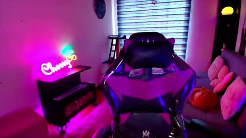 Snapshot of cherryy_bombshelll chatting on 03-18-26, 05:05 cherry online show from 03-18-26, 05:05