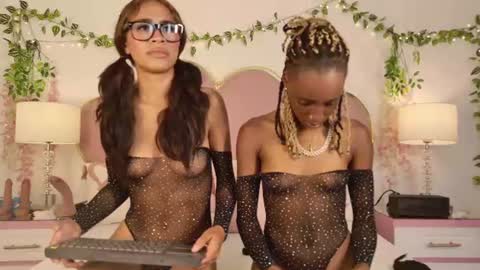 CherylandToni  online show from 07-07-26, 05:54