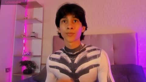 Cheys online show from 04-12-26, 06:02