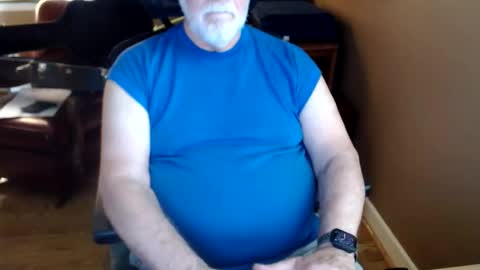 Snapshot of chgodad chatting on 05-04-26, 09:44 chgodad online show from 05-04-26, 09:44