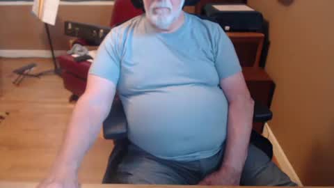 Snapshot of chgodad chatting on 06-05-26, 12:33 chgodad online show from 06-05-26, 12:33