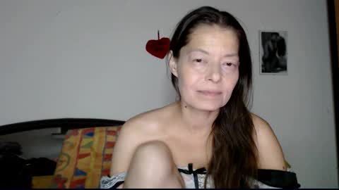 Snapshot of chiara177 chatting on 09-22-25, 08:22 Chiara online show from 09-22-25, 08:22