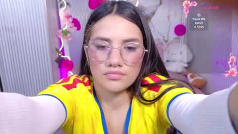 Snapshot of chiara_tay chatting on 07-07-26, 07:07 Chiara online show from 07-07-26, 07:07