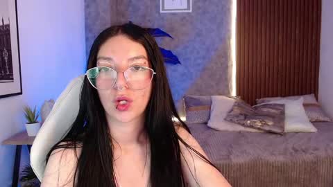 Chiara online show from 03-11-25, 01:05