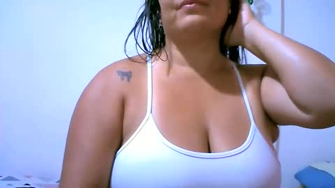 Snapshot of chiarafioree chatting on 06-10-26, 09:03 ChiaraFioree online show from 06-10-26, 09:03