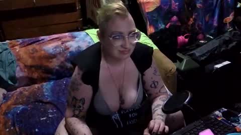 CurvySiren online show from 04-16-26, 05:52