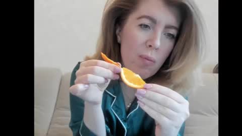 Snapshot of chicafortuna chatting on 03-12-25, 02:41 NBFG online show from 03-12-25, 02:41