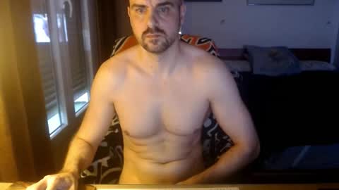 chicocam1983 online show from 11-10-25, 04:39