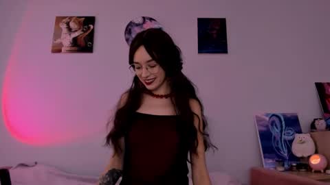 Vivian online show from 10-25-25, 05:40