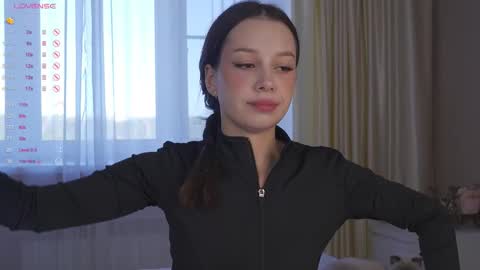 Nicole online show from 09-10-25, 05:18