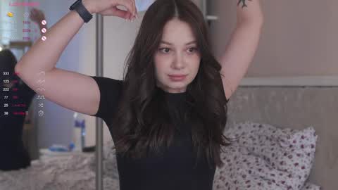 Snapshot of chillgirlll chatting on 06-01-26, 05:42 Nicole online show from 06-01-26, 05:42