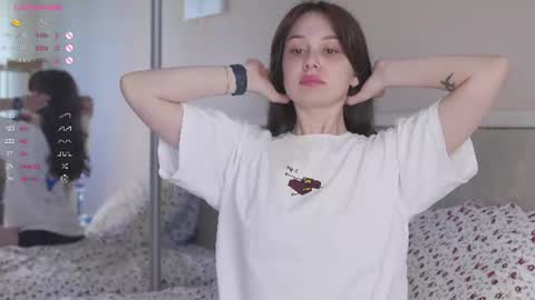 Snapshot of chillgirlll chatting on 06-12-26, 05:50 Nicole online show from 06-12-26, 05:50