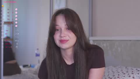 Snapshot of chillgirlll chatting on 06-26-26, 04:50 Nicole online show from 06-26-26, 04:50