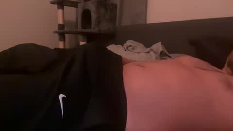 ChillGuyAVGsize online show from 04-10-26, 05:01