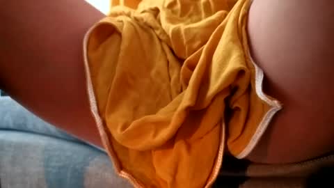 Snapshot of chillwithcamii chatting on 07-15-26, 11:04 yoursensualparadise online show from 07-15-26, 11:04