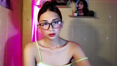 Snapshot of chinitaluxe chatting on 06-24-26, 07:24 Chinita online show from 06-24-26, 07:24