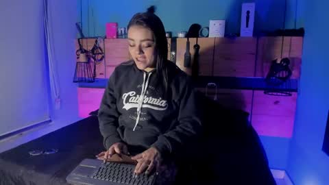 Chloeallennn  online show from 04-13-26, 02:00