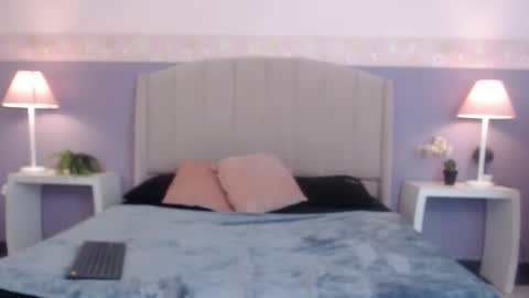 Chloe  online show from 12-22-25, 11:40