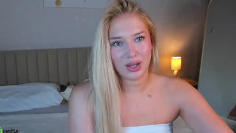 Chloe online show from 07-30-26, 04:11
