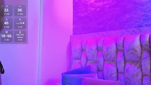 chloe_bluee_ online show from 05-15-26, 10:55