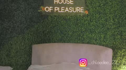 Chloe online show from 10-03-25, 12:57