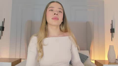 Chloe online show from 04-19-26, 02:38