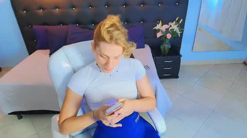 CHLOE online show from 12-11-24, 08:39