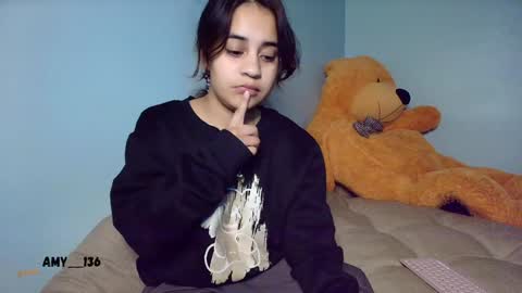 Snapshot of chloe_maia1 chatting on 01-24-25, 01:03 AMY online show from 01-24-25, 01:03