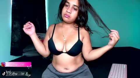 Snapshot of chloe_maia1 chatting on 10-16-25, 12:06 AMY online show from 10-16-25, 12:06