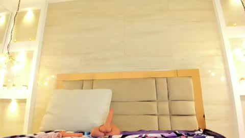 Snapshot of chloe_murray chatting on 06-03-26, 02:33 CHLOE online show from 06-03-26, 02:33