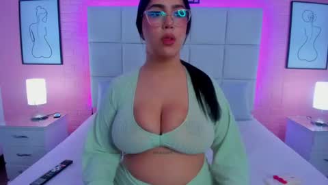 cloe online show from 06-25-26, 05:12