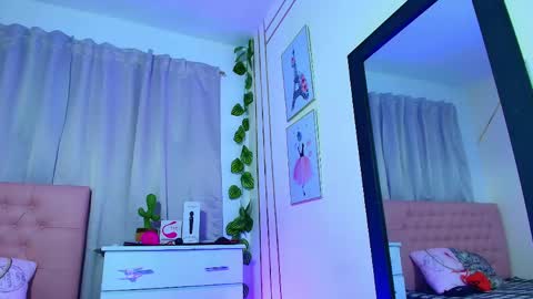 Snapshot of chloe_swarts chatting on 05-19-26, 01:56 Lulu online show from 05-19-26, 01:56
