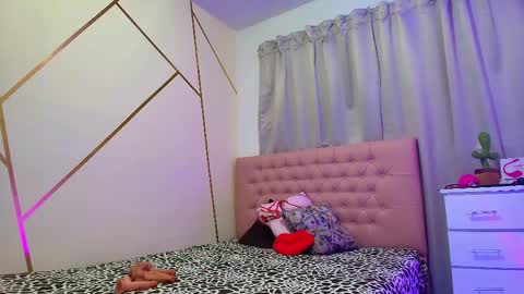 Snapshot of chloe_swarts chatting on 06-08-26, 01:09 Lulu online show from 06-08-26, 01:09