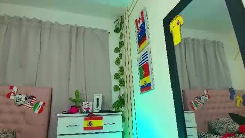 Lulu  online show from 06-18-26, 11:42