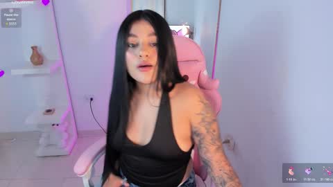 Snapshot of chloe_t2 chatting on 03-22-26, 12:03 chloe_t2 online show from 03-22-26, 12:03