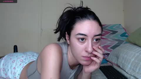 Snapshot of chloe_vahos chatting on 12-26-24, 03:20 Chloe online show from 12-26-24, 03:20