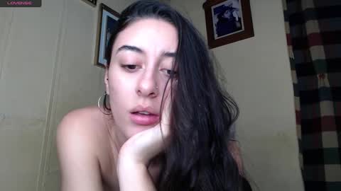 Snapshot of chloe_vahos chatting on 02-11-25, 12:06 Chloe online show from 02-11-25, 12:06