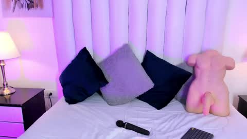 chloe_wilson7 online show from 05-10-26, 11:26