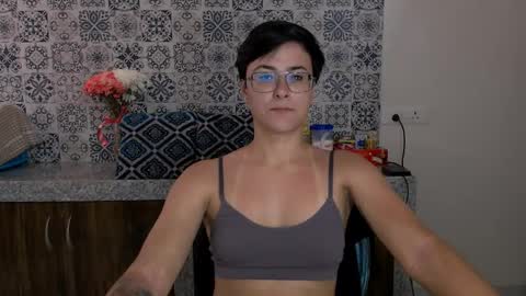 Eva and Sandra online show from 02-18-25, 08:38