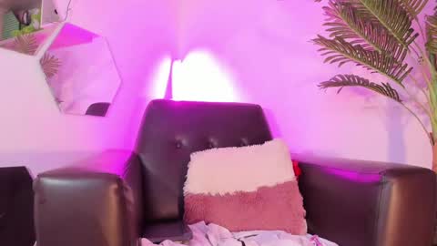 Chloe  online show from 02-19-25, 12:03