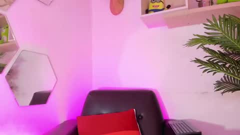 Chloe  online show from 03-05-25, 08:00